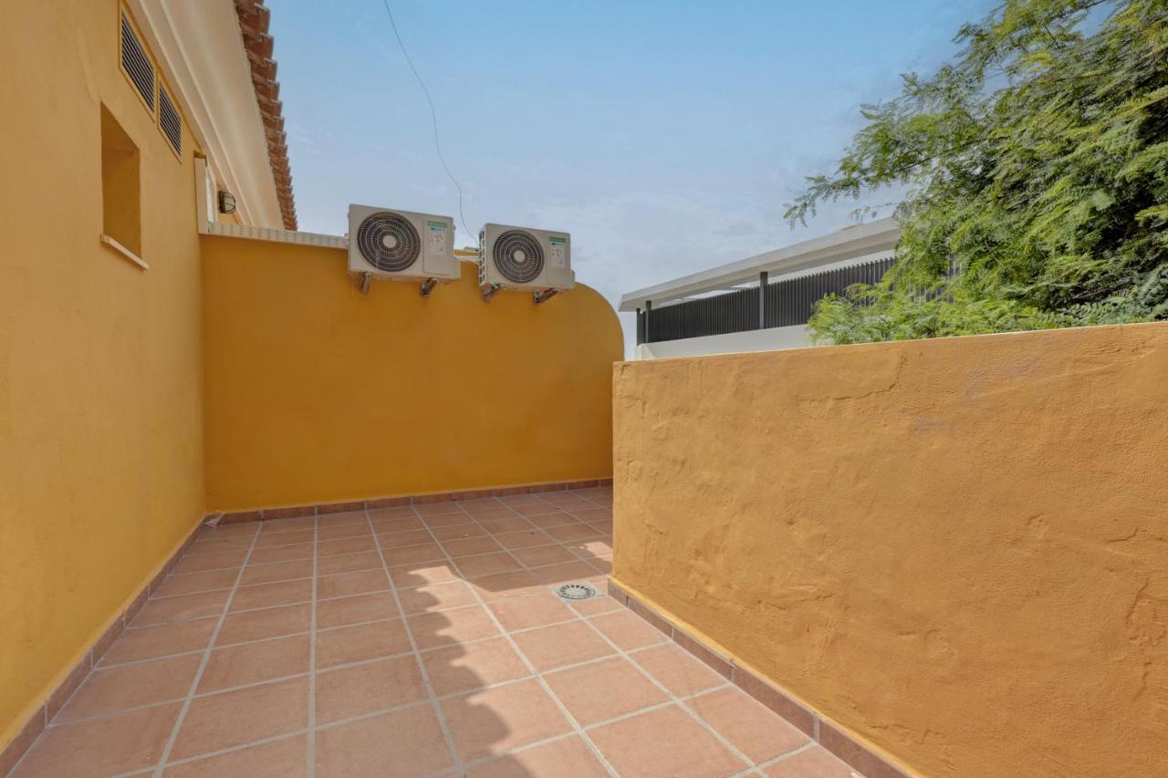 Hostal 37 Estepona Luaran gambar