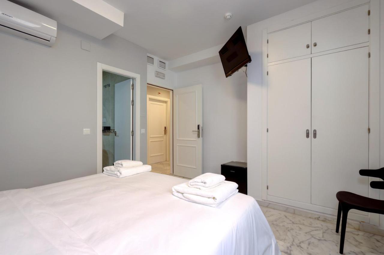 Hostal 37 Estepona Luaran gambar