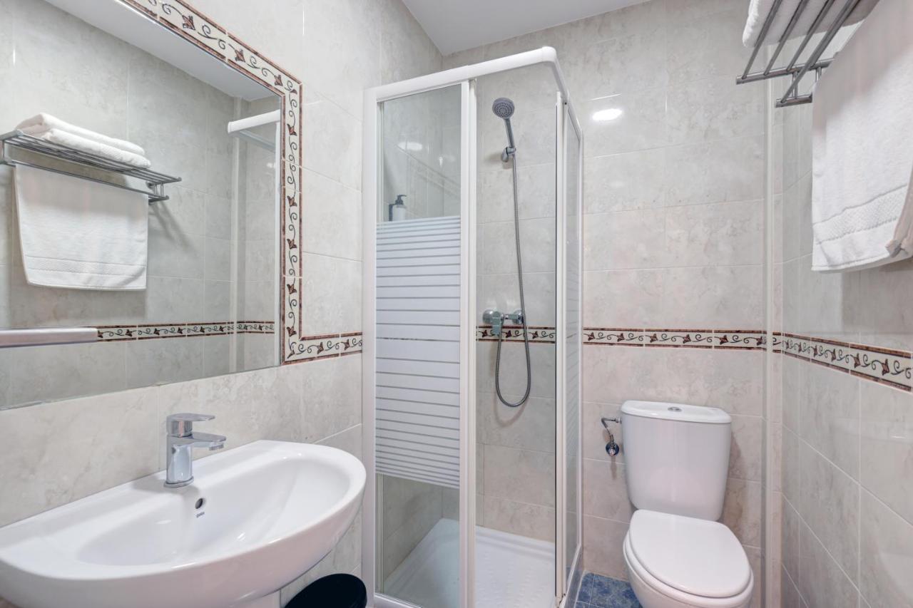 Hostal 37 Estepona Luaran gambar
