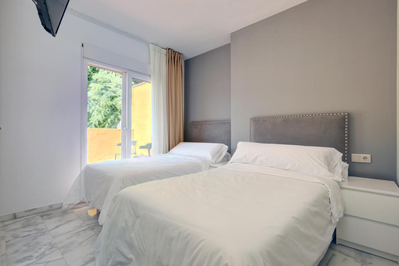 Hostal 37 Estepona Luaran gambar