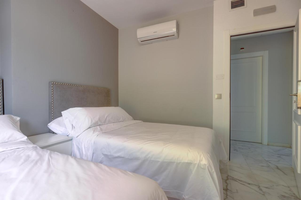 Hostal 37 Estepona Luaran gambar