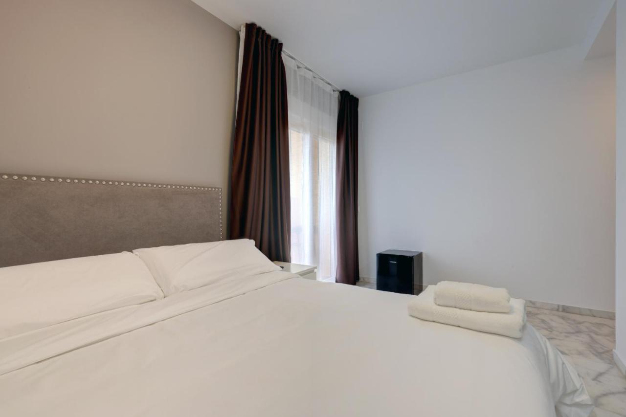 Hostal 37 Estepona Luaran gambar